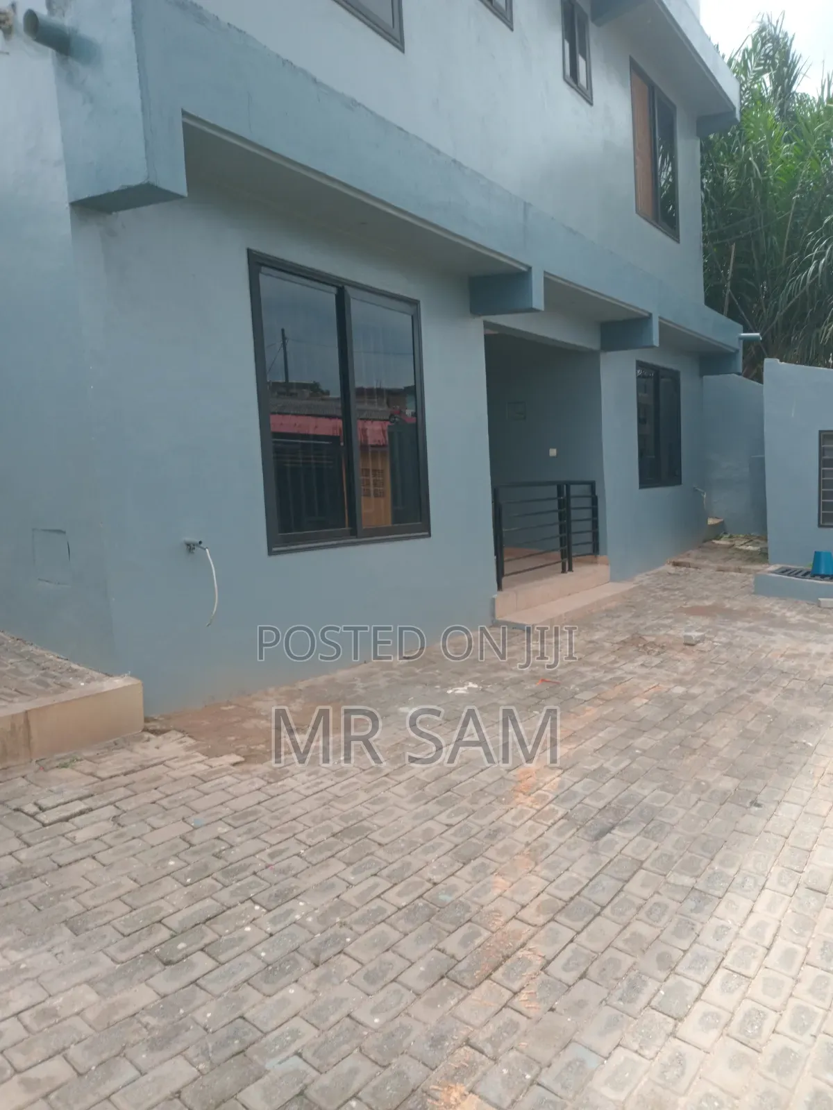 6bdrm Apartment in Sam Properties, Mallam for sale