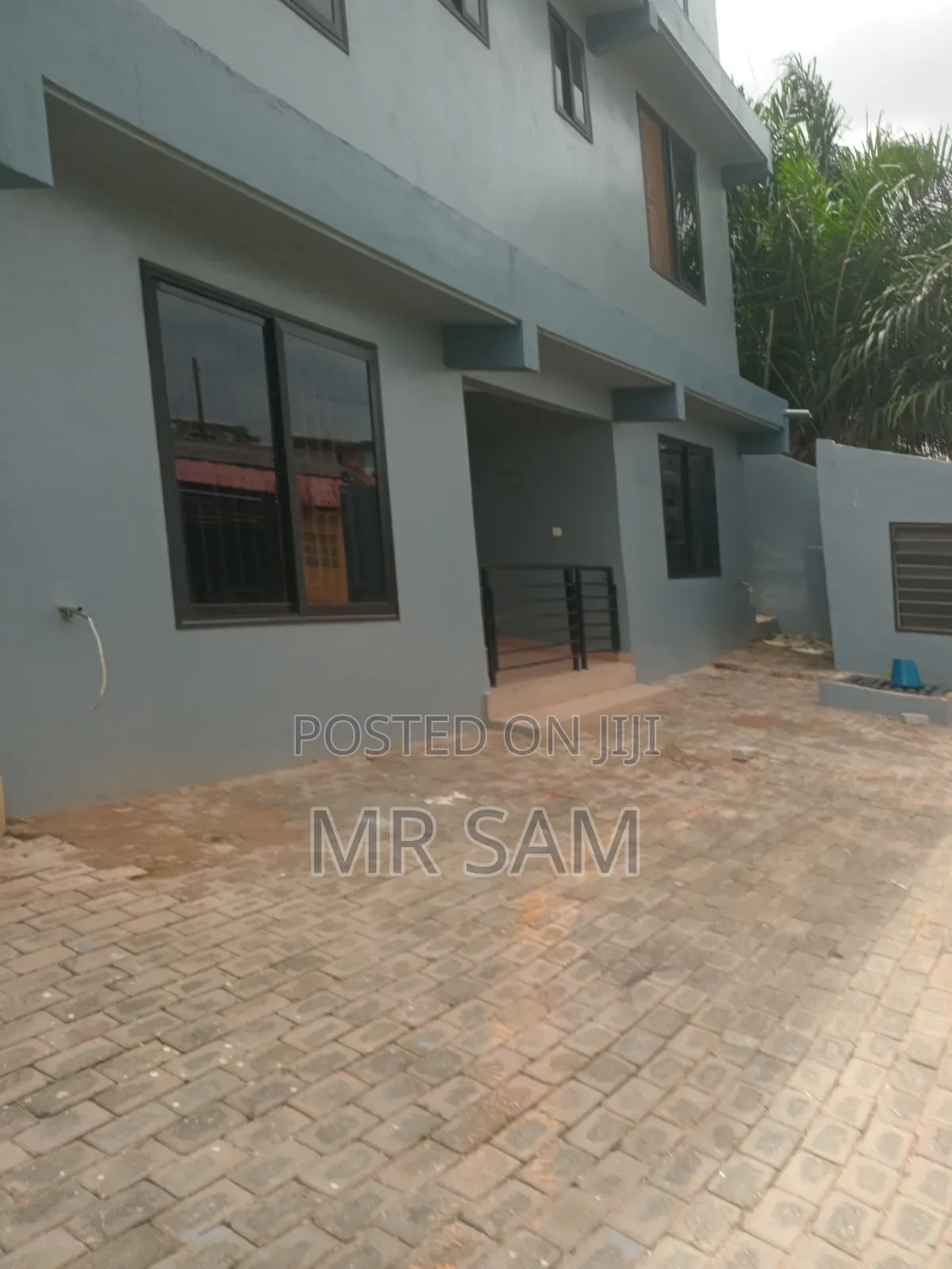6bdrm Apartment in Sam Properties, Mallam for sale