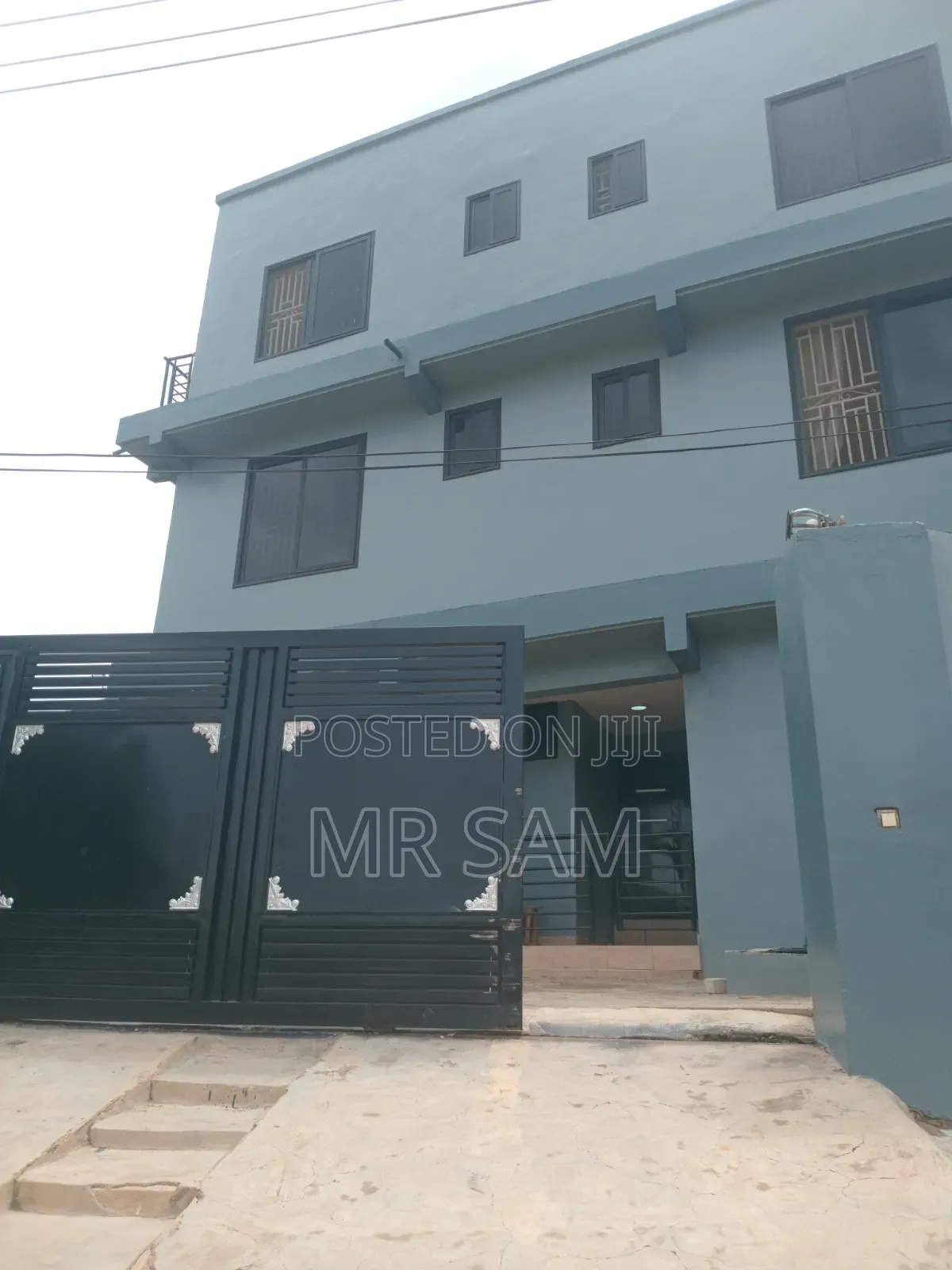 6bdrm Apartment in Sam Properties, Mallam for sale