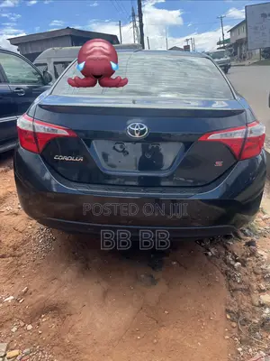 Toyota Corolla 2016 Black