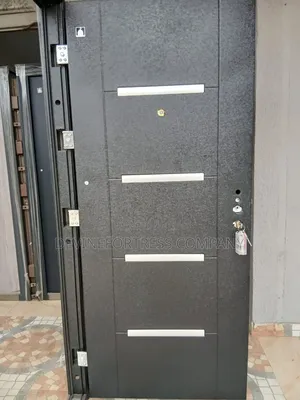 High Quality Splendor Crystal  Door Single