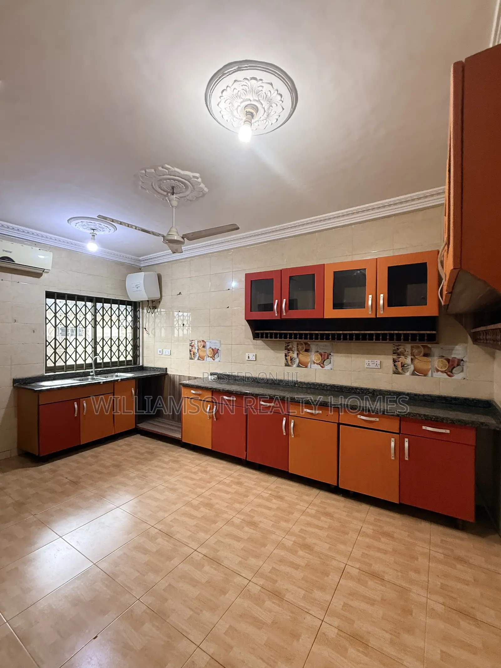 3bdrm Duplex in Community 18 Area, Spintex for rent