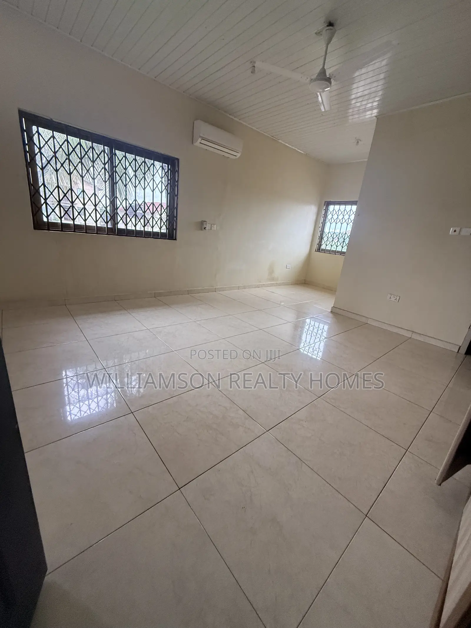 3bdrm Duplex in Community 18 Area, Spintex for rent