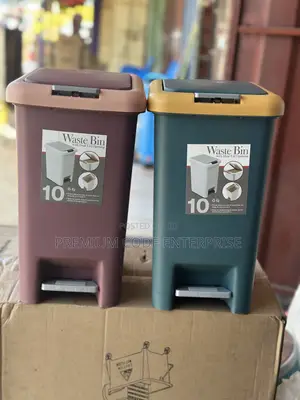10 Liter Plastic Step-on Dustbin With Double Cover
