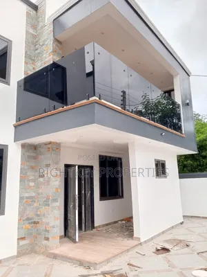 4bdrm House in Rightkey, Kumasi Metropolitan for sale