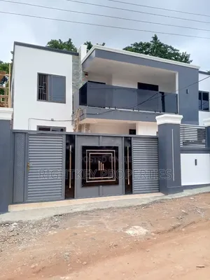 4bdrm House in Rightkey, Kumasi Metropolitan for sale