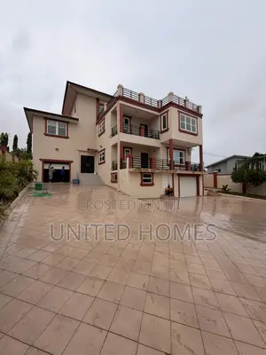 5bdrm House in West Hills Mall Area for sale