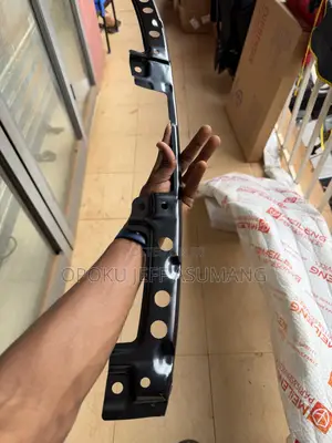 Honda Civic 2022 - 2025 Top Grille Bracket