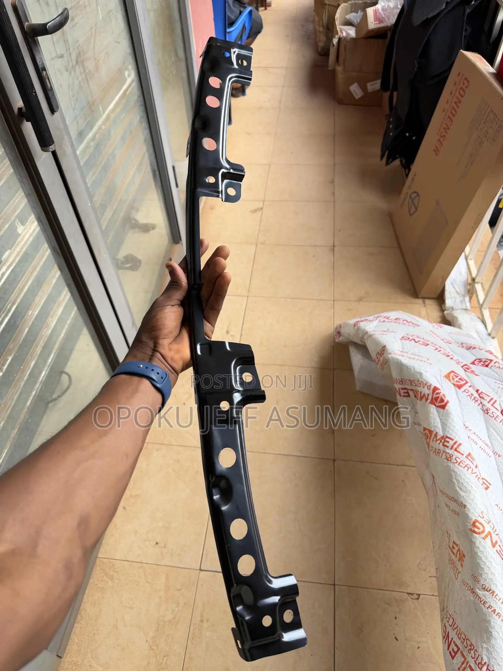 Honda Civic 2022 - 2025 Top Grille Bracket