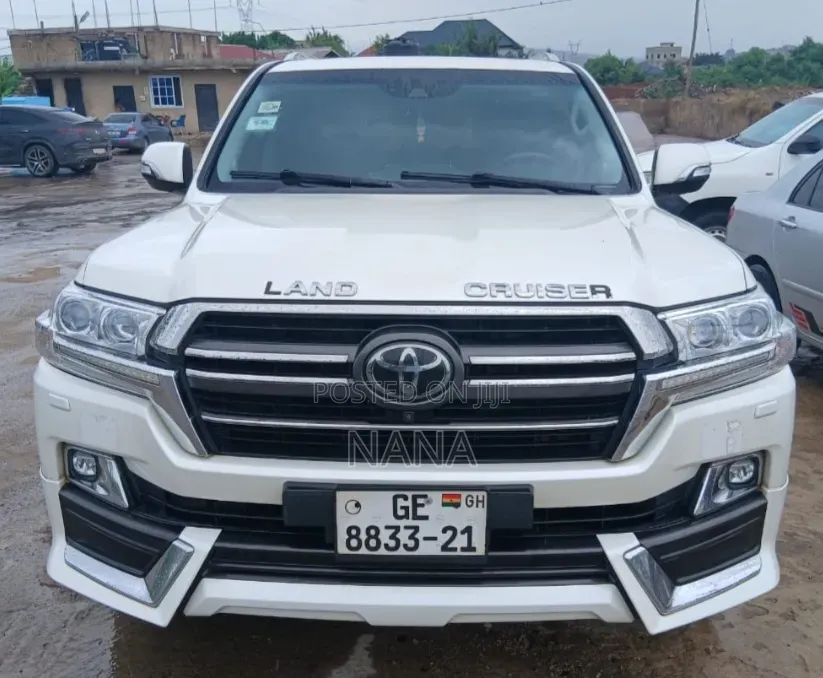 Toyota Land Cruiser 5.7 V8 VXR 2020 White