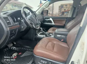 Toyota Land Cruiser 5.7 V8 VXR 2020 White