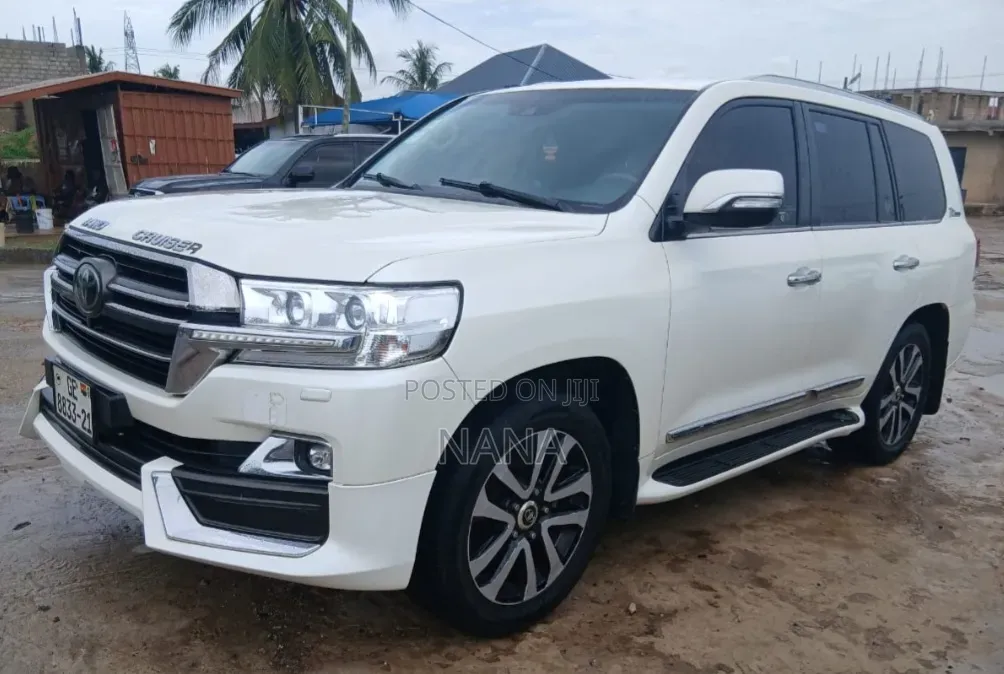Toyota Land Cruiser 5.7 V8 VXR 2020 White