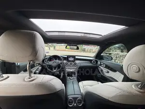 Mercedes-Benz C300 2017 Blue