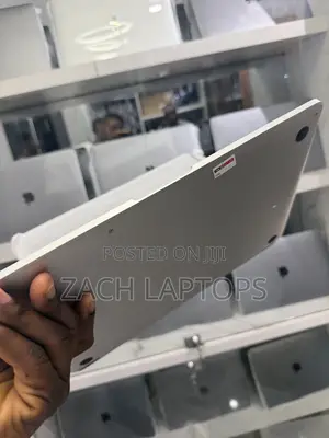 Laptop Apple MacBook Pro 2017 16GB Intel Core i5 SSD 512GB