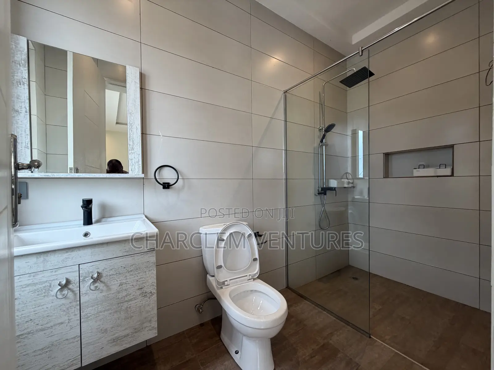 4bdrm House in Charclem Ventures, Accra Metropolitan for rent
