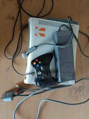Xbox 360 Slim With Games