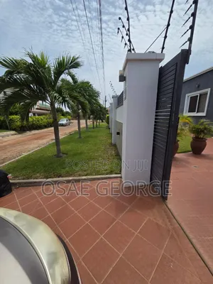 5bdrm Mansion in George Properties, Accra Metropolitan for sale