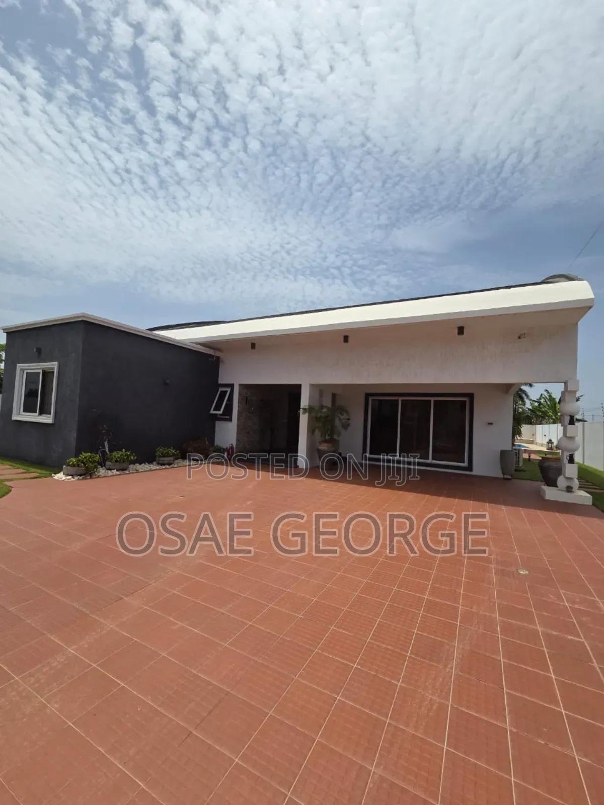 5bdrm Mansion in George Properties, Accra Metropolitan for sale