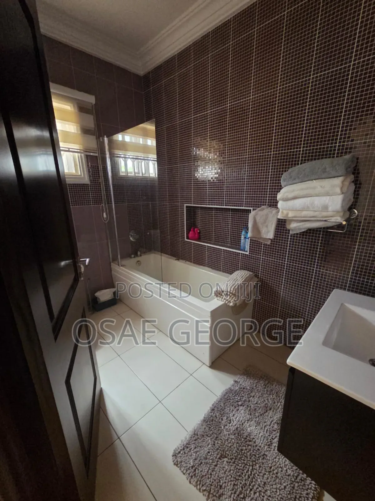5bdrm Mansion in George Properties, Accra Metropolitan for sale
