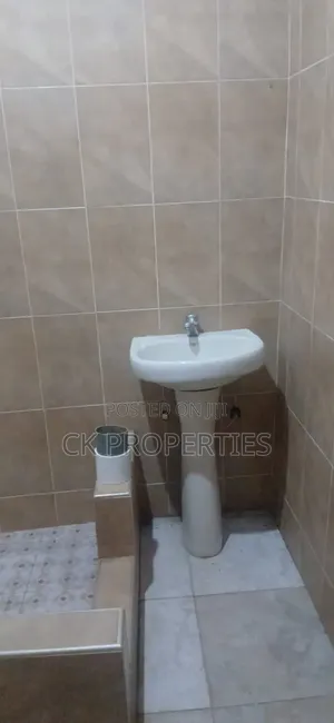 Mini Flat in Pillar 2 for rent