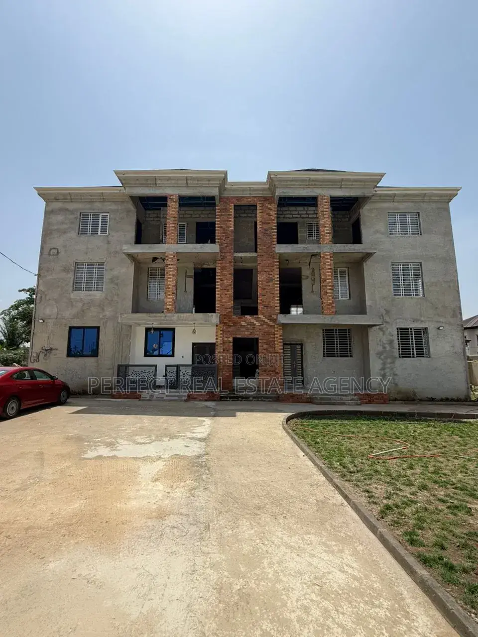 Furnished 12bdrm House in Ejisu, Ejura/Sekyedumase for sale
