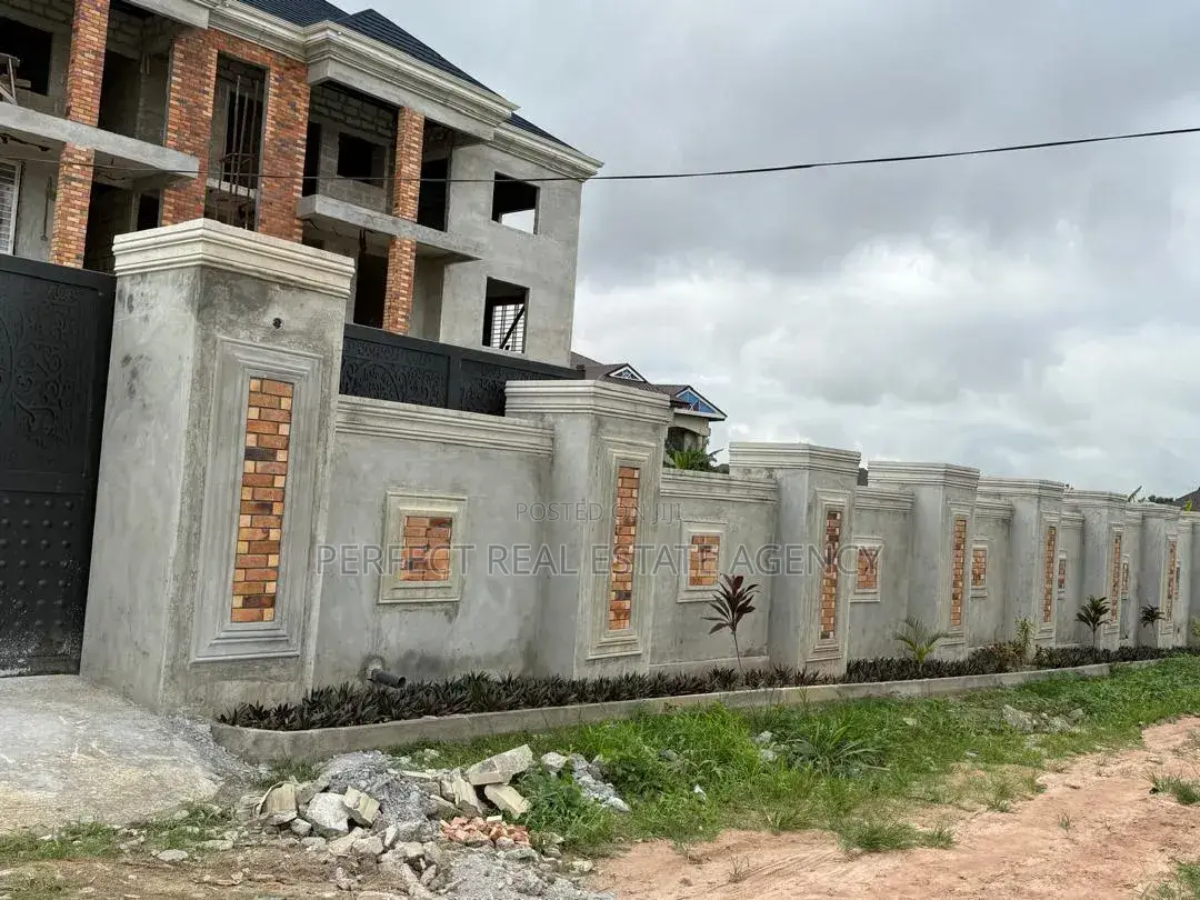 Furnished 12bdrm House in Ejisu, Ejura/Sekyedumase for sale