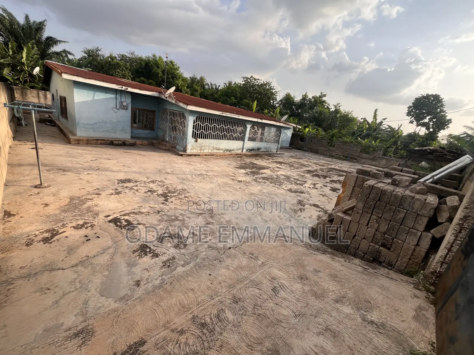 7bdrm House in Breman West, Kumasi Metropolitan for sale
