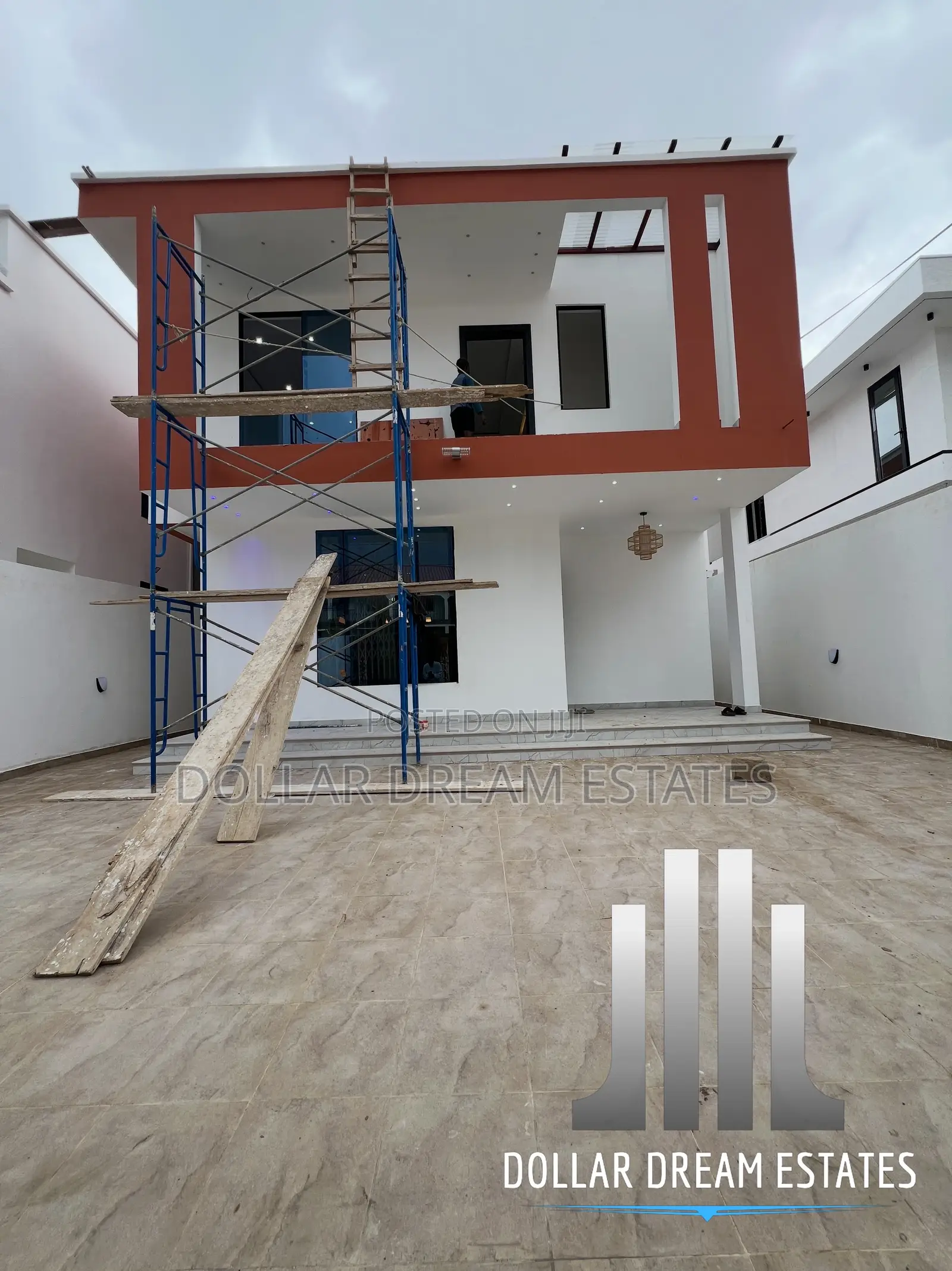 4bdrm House in Adjiriganor for sale