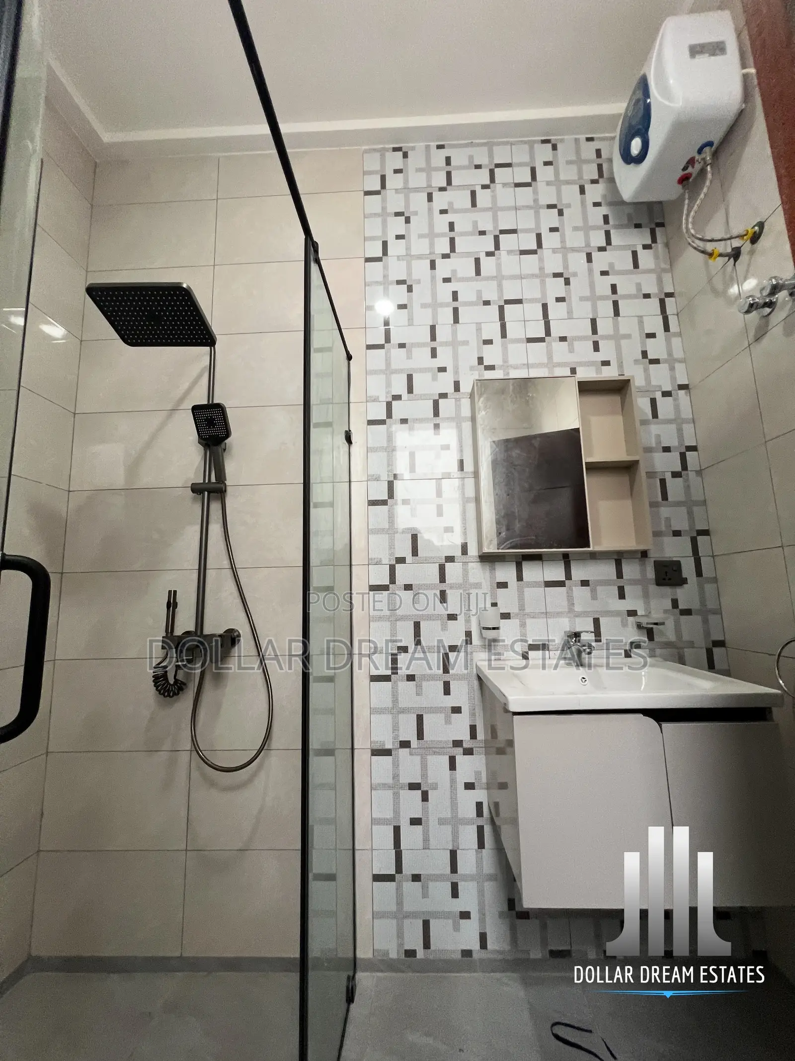 4bdrm House in Adjiriganor for sale