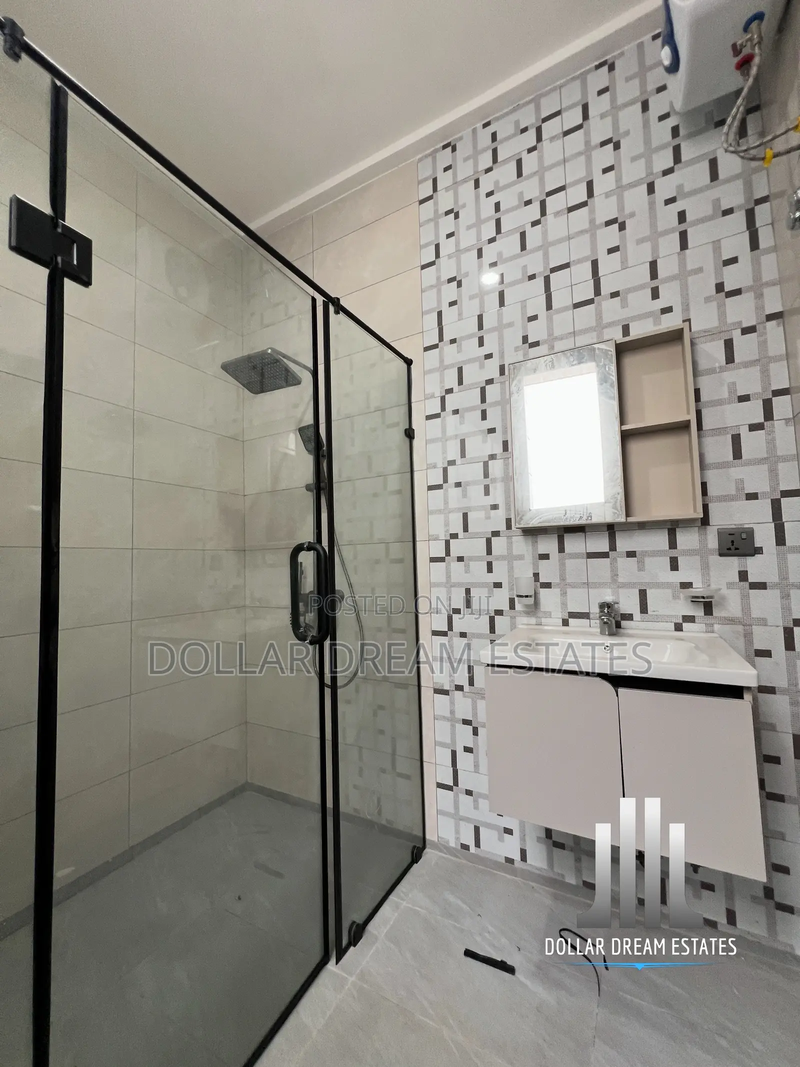 4bdrm House in Adjiriganor for sale