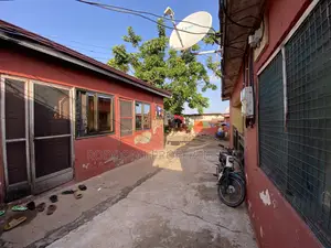 7bdrm House in Lapaz for sale