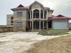 7 Bedrooms House Uncompleted for Sale