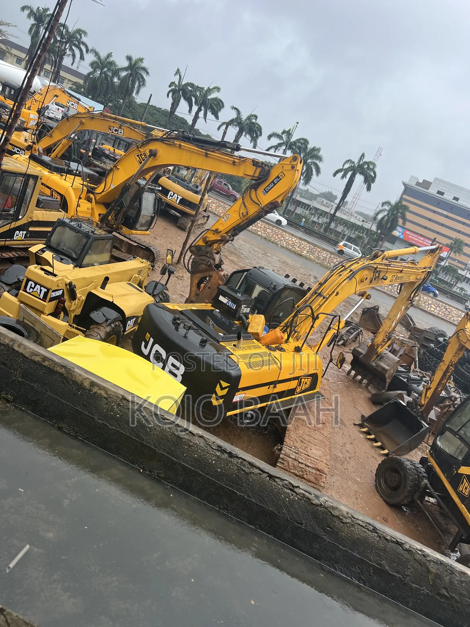 Excavators and Construction Machinery for Rent