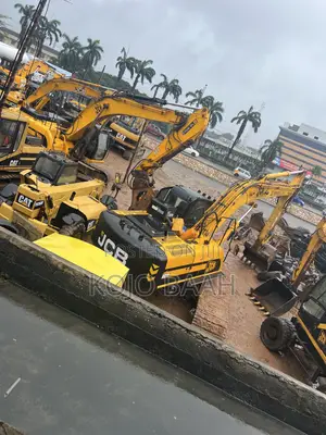 Excavators and Construction Machinery for Rent