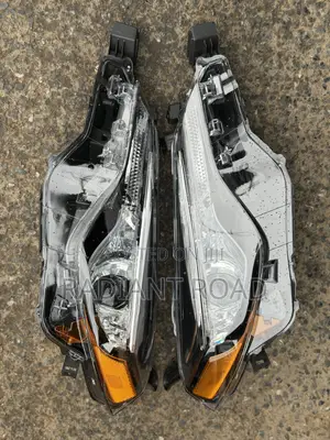 Toyota Corolla 2017 Headlights Le