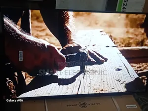 Samsung 43-Inch Smart Tv for Modern Living Rooms