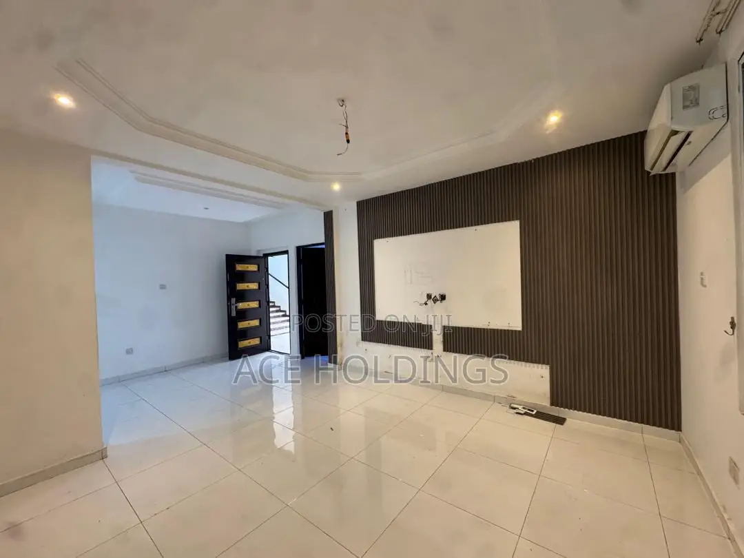 2bdrm Apartment in West Trasacco, School Junction for rent
