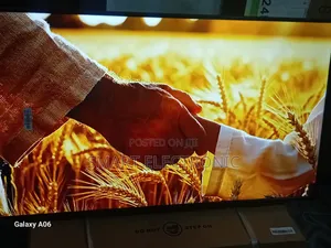 Samsung 43-Inch Uhd Led Smart Tv With Slim Bezel Design