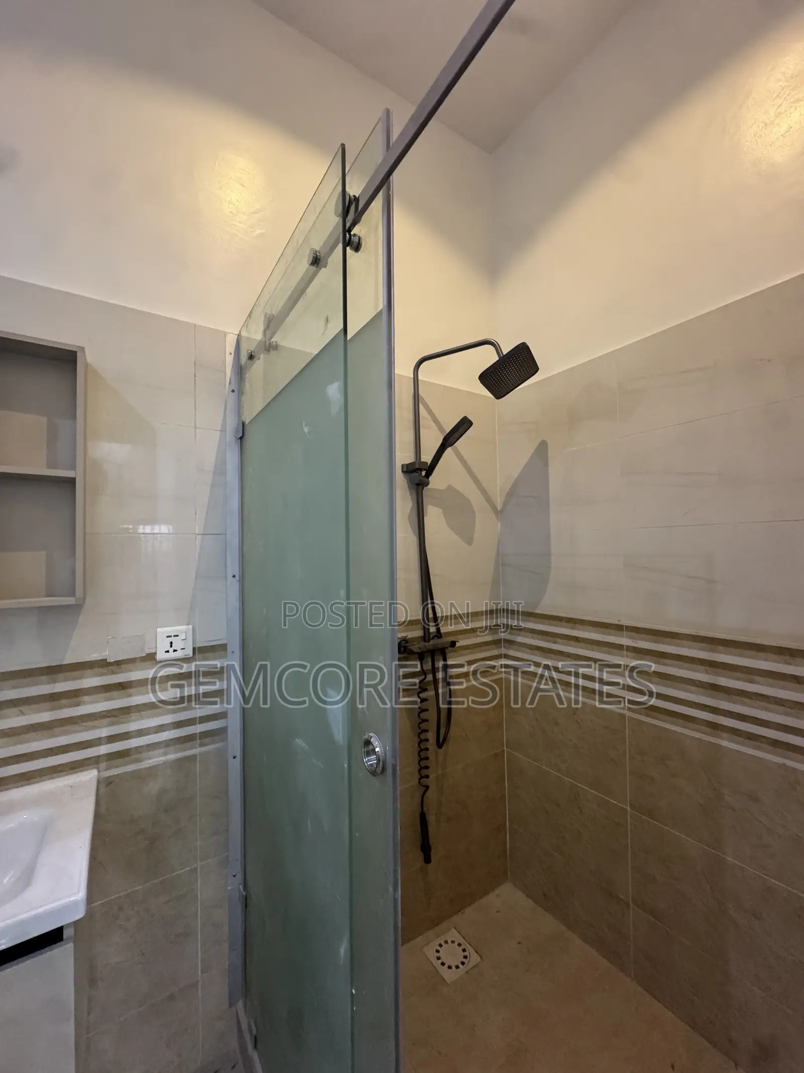 2bdrm Apartment in East Legon for sale