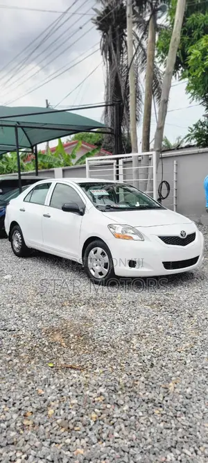 Toyota Yaris 2012 White