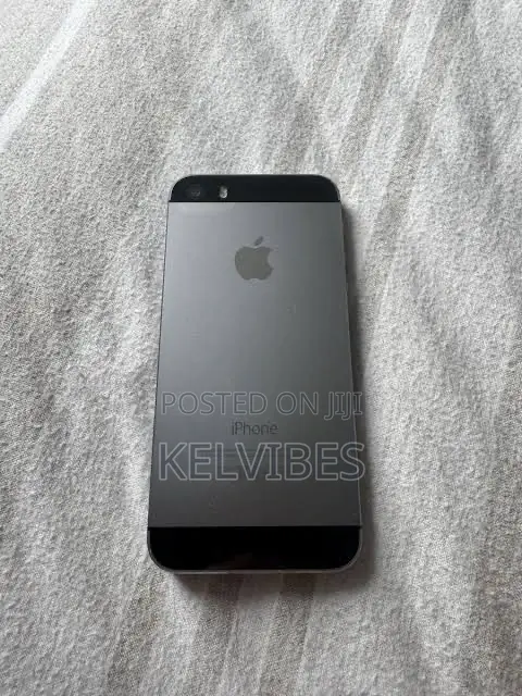 Apple iPhone 5s 16 GB Black