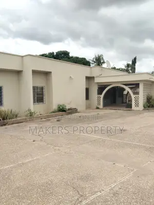 Five Bedroom House for Rent or Lease for Commercial