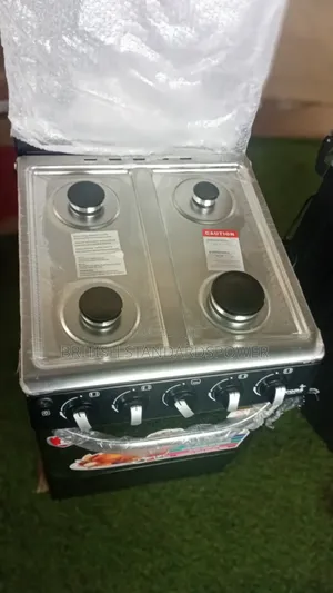 Clean and Modern 4 Burner Icona Gass Cooker