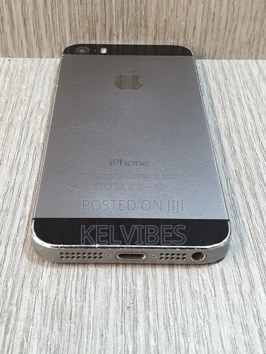 Apple iPhone 5s 16 GB Black