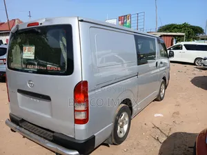 Toyota HiAce 2008 Silver