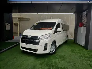 Toyota HiAce 2022 White