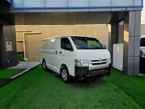 Toyota HiAce 2021 White