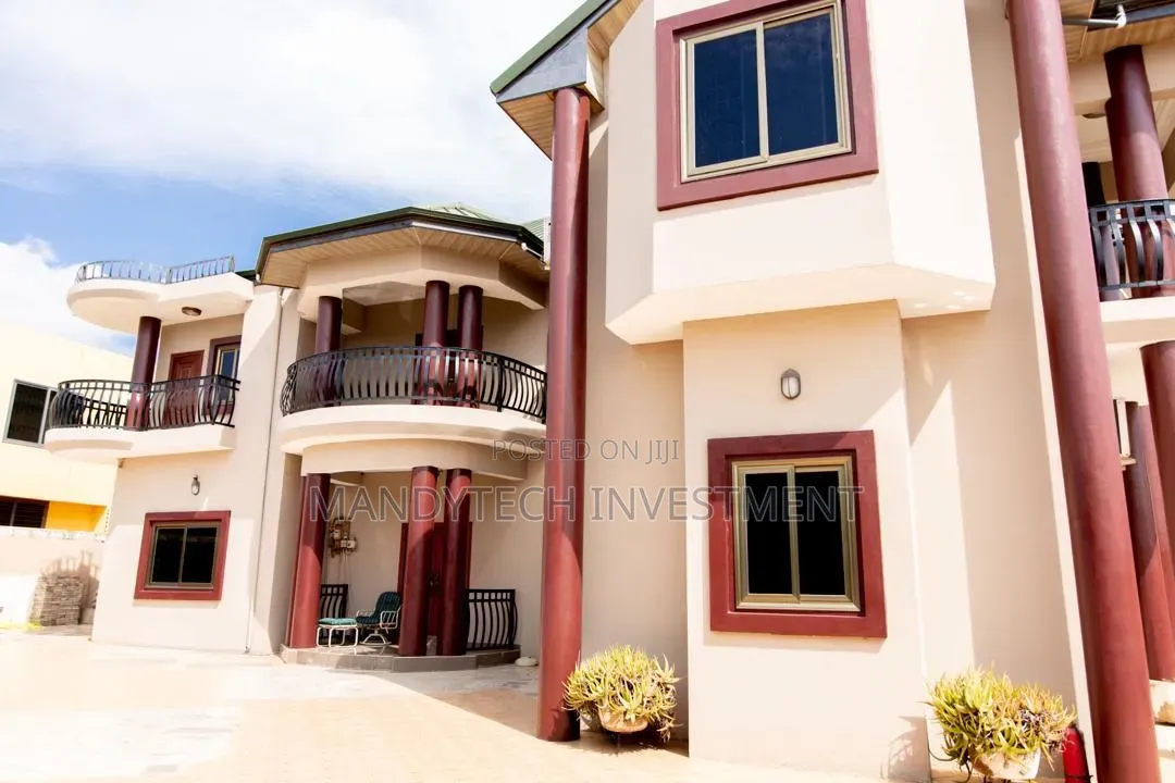 7bdrm Mansion in New Town for sale
