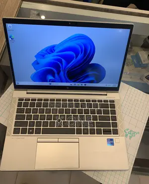 New Laptop HP EliteBook 840 G8 8GB Intel Core i7 SSD 256GB