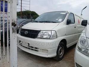 Toyota HiAce 2006 White